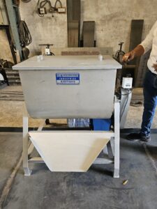 RIBBON BLENDER MACHINE